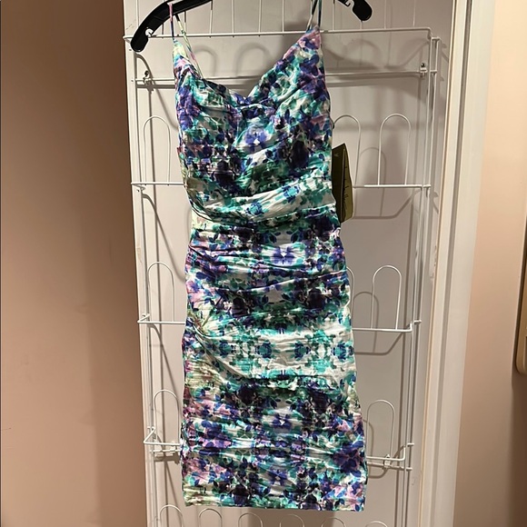 Robe Nicole Miller - Bleu Métallisé Plissé - Taille 4 US (Regular) - Neuf Avec étiquettes Neiman Marcus